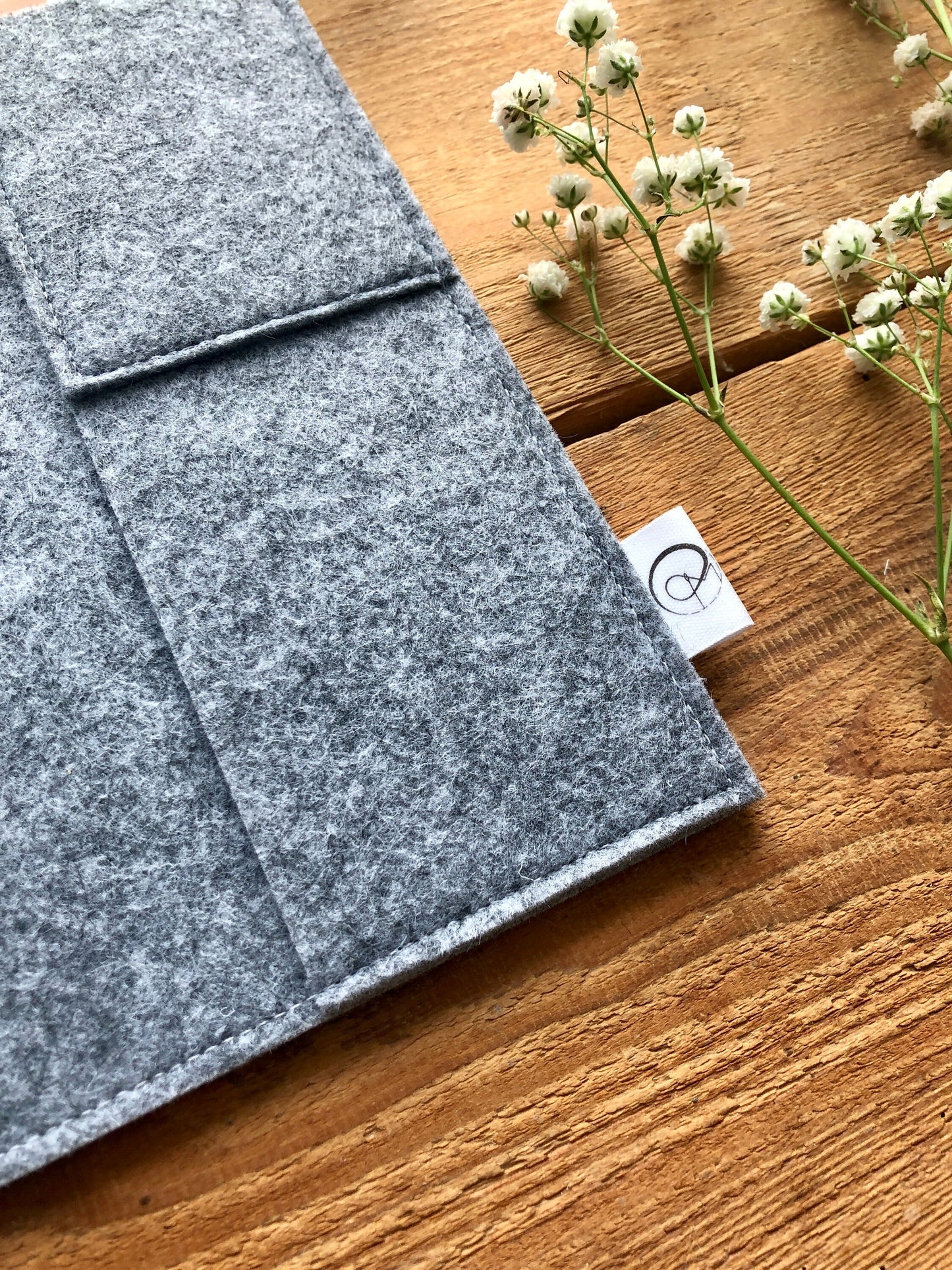 Mutterpasshülle aus Filz | Mutterpassumschlag | Geschenk für werdende Mütter