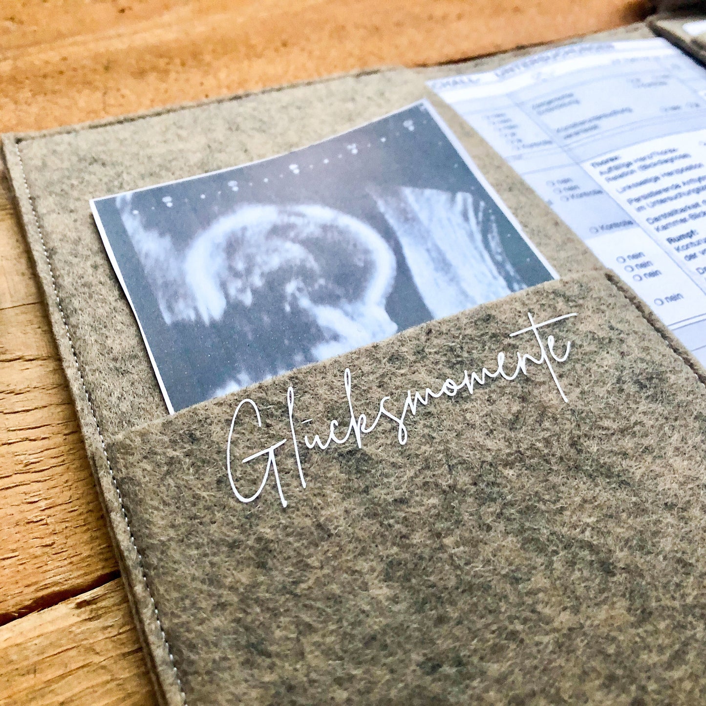 Mutterpasshülle aus Filz | Mutterpassumschlag | Geschenk für werdende Mütter