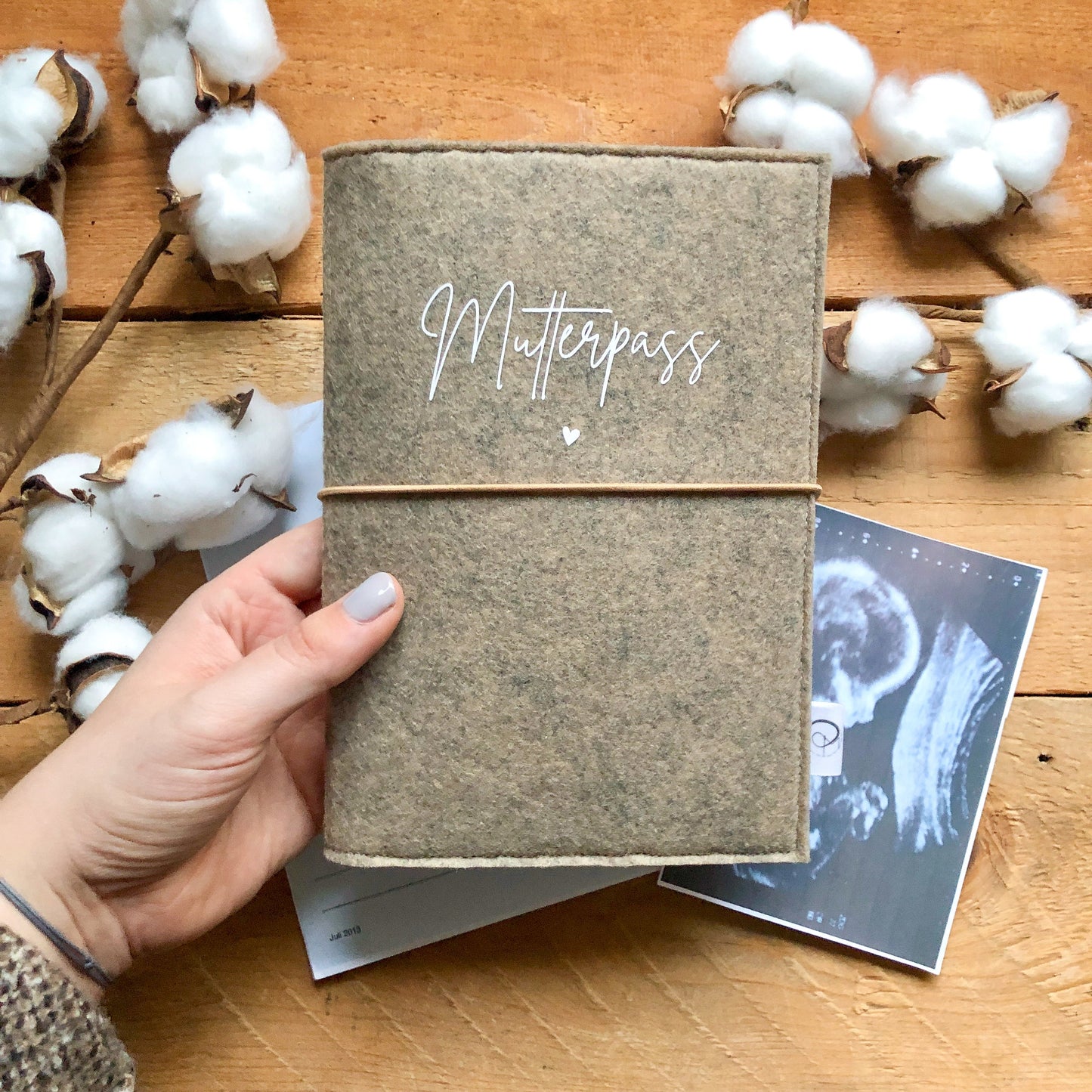 Mutterpasshülle aus Filz | Mutterpassumschlag | Geschenk für werdende Mütter