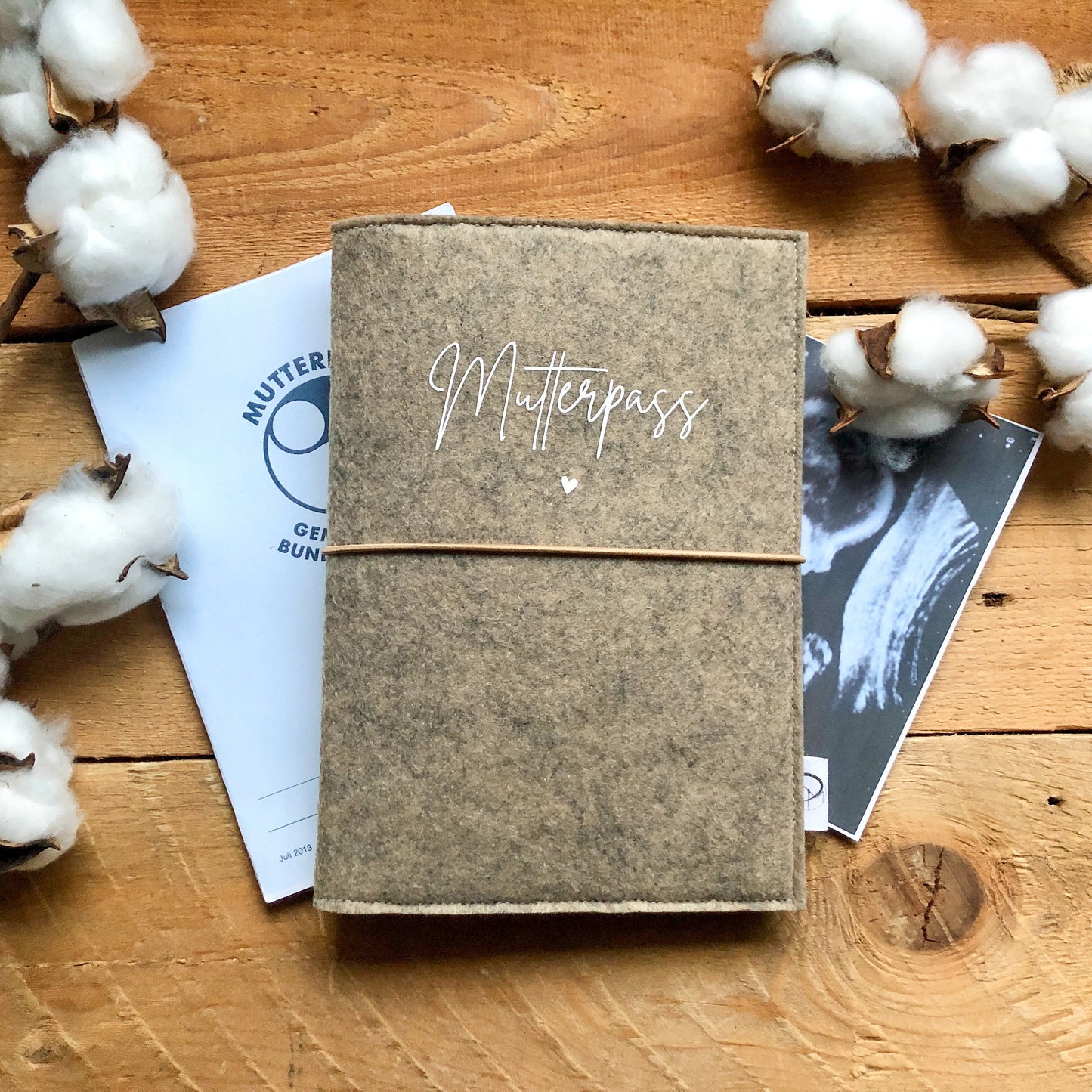 Mutterpasshülle aus Filz | Mutterpassumschlag | Geschenk für werdende Mütter