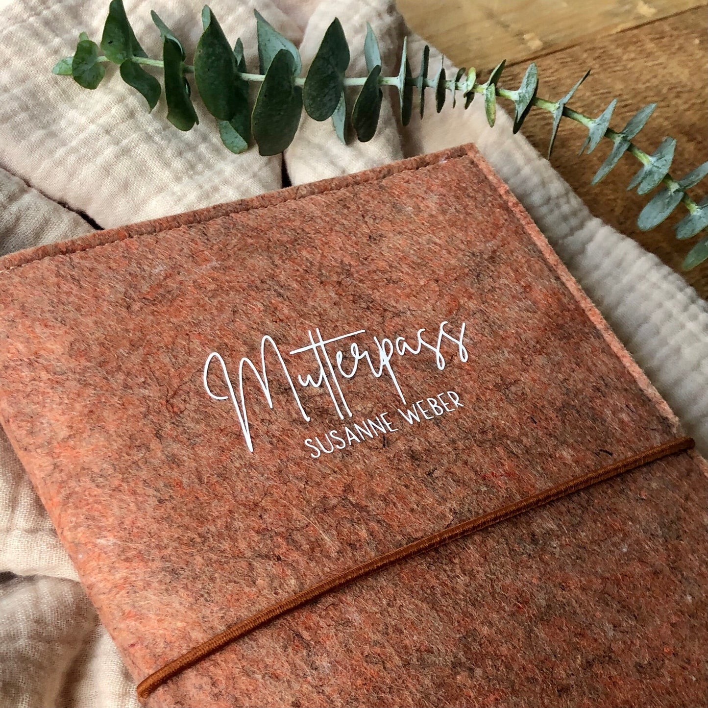 Personalisierte Mutterpasshülle aus Filz | Ein schöner Begleiter während der Schwangerschaft