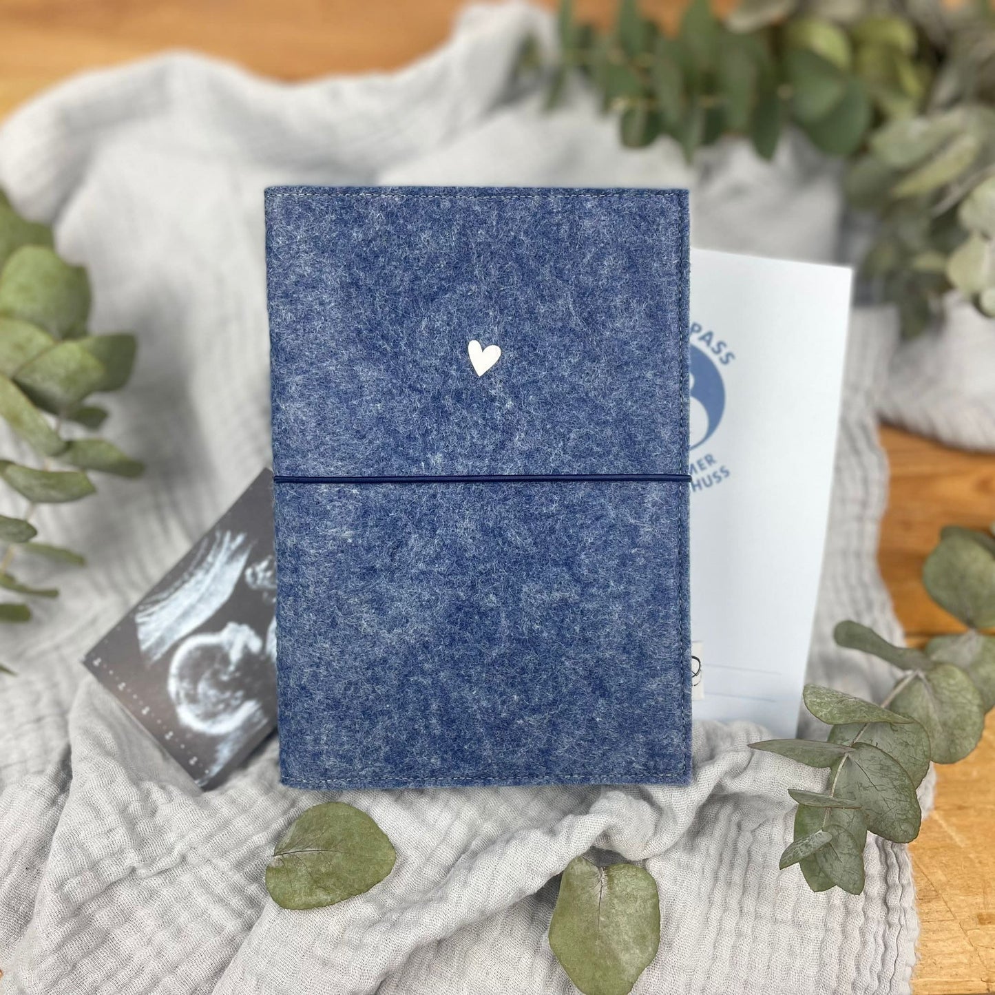 Schlichte Mutterpasshülle aus Filz | Wunderschönes Geschenk für werdende Mütter
