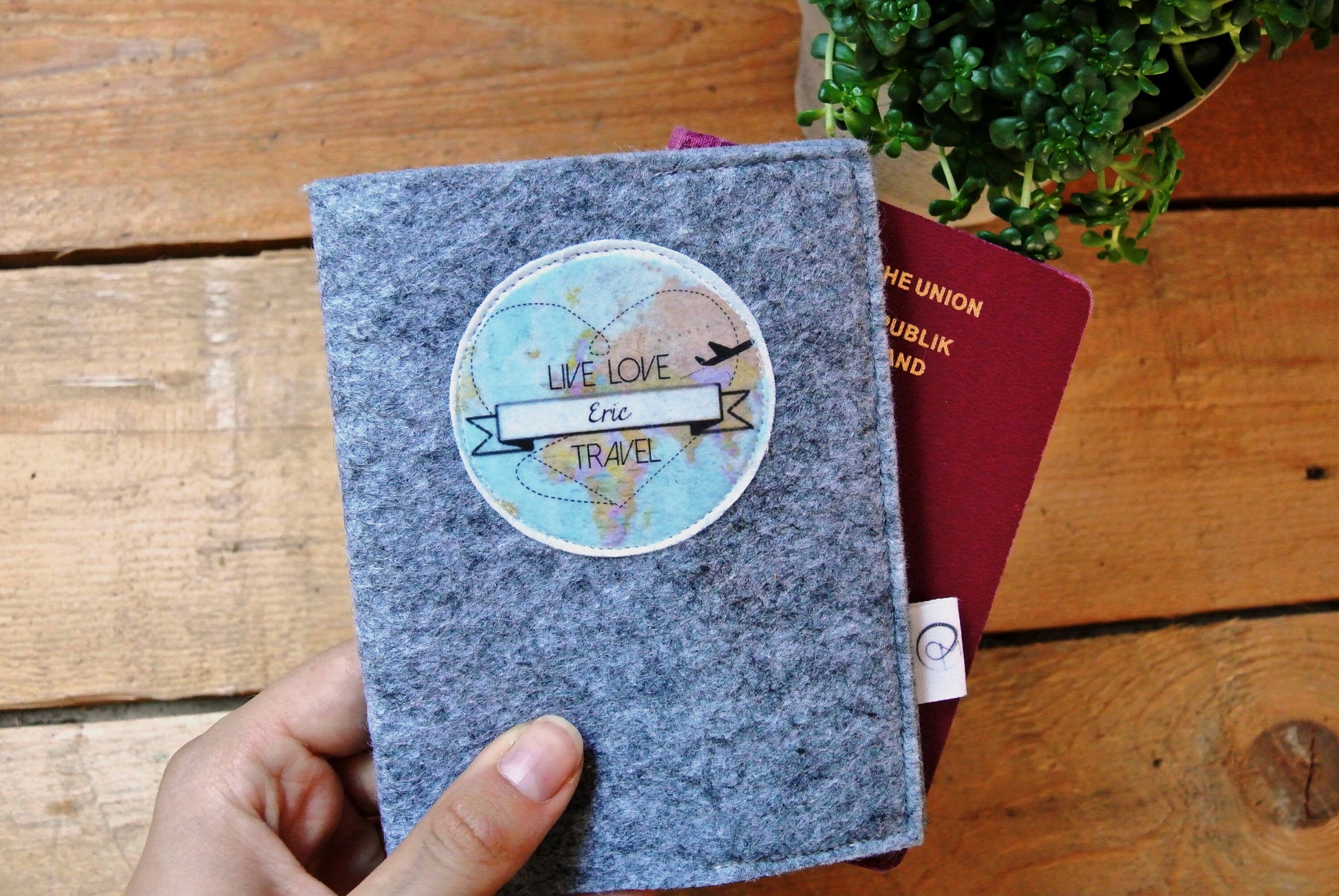 Personalisierte Reisepasshülle | Live Love Travel | der perfekte Wegbegleiter für die nächste Reise