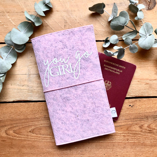 Reiseetui | Hülle für Reisepass und Flugdokumente | YOU GO GIRL |Reisepasshülle | Reisemappe aus Filz