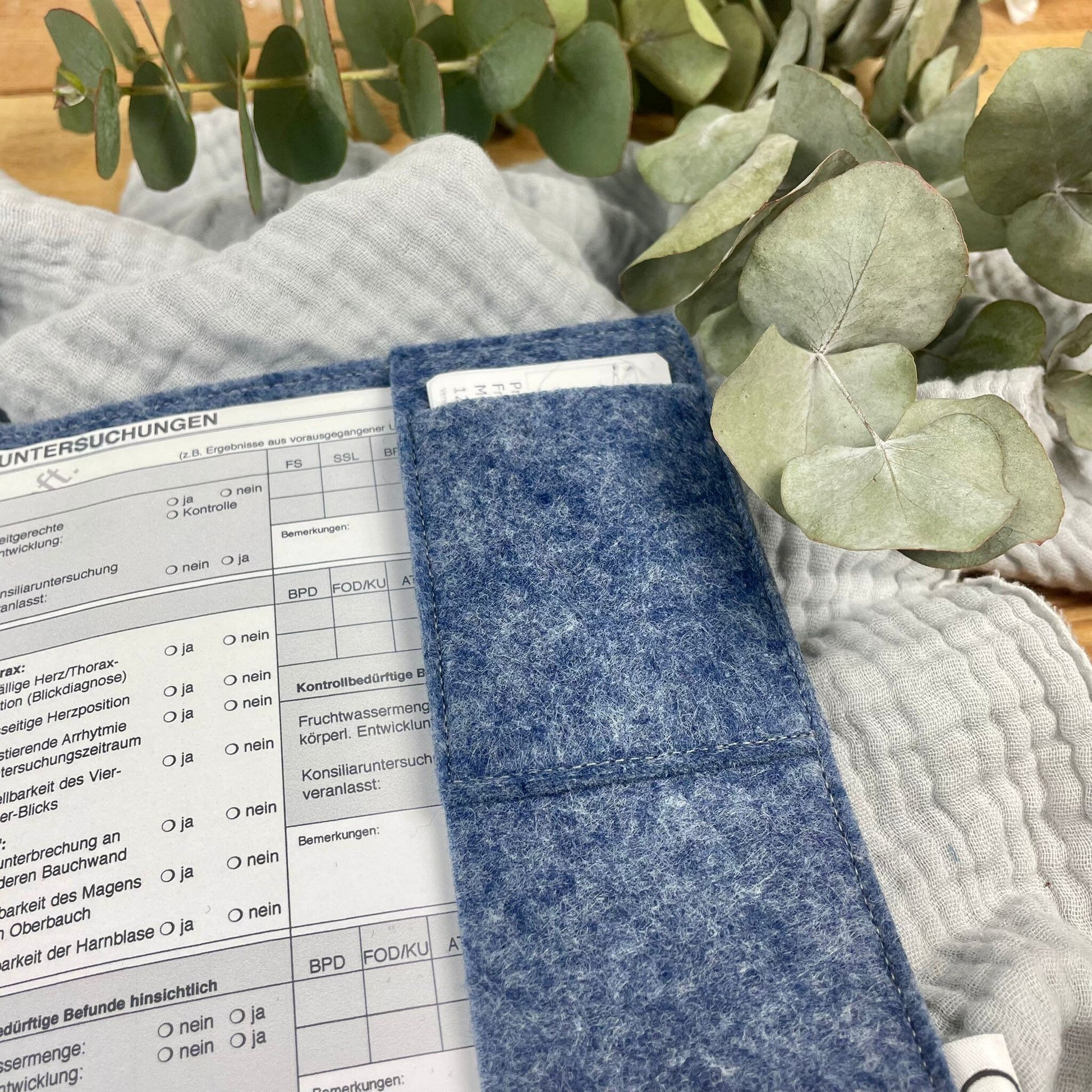 Schlichte Mutterpasshülle aus Filz | Wunderschönes Geschenk für werdende Mütter